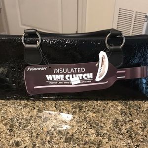 Insulated wine clutch
